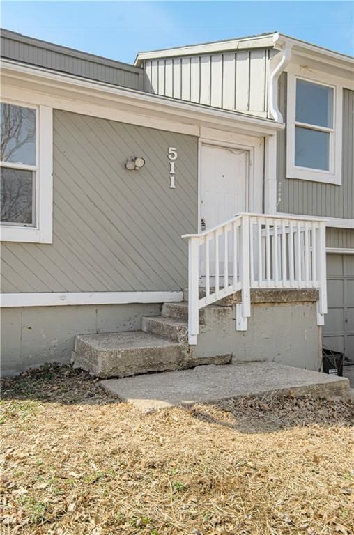 511 E 97th Ter, Kansas City, MO 64131