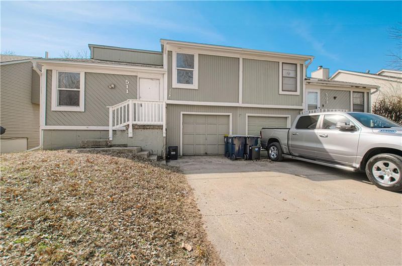 511 E 97th Ter, Kansas City, MO 64131