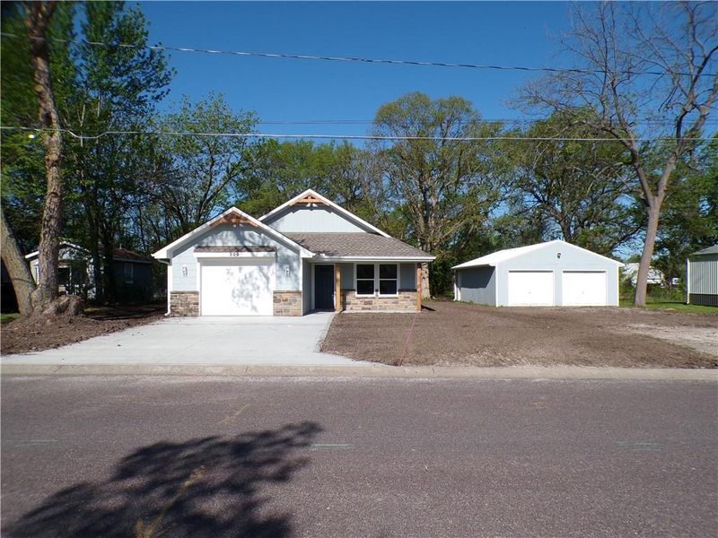 309 S 5th St, Odessa, MO 64076