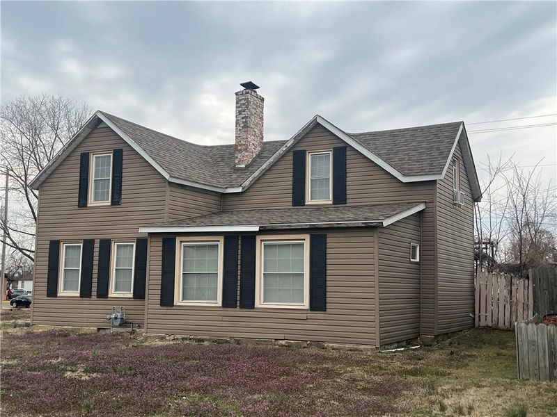 118 S 11th St, Independence, KS 67301