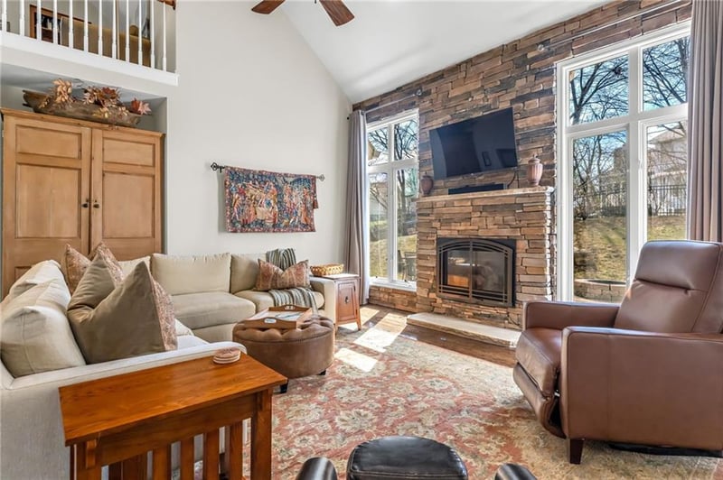 9805 NW 73rd Ter, Weatherby Lake, MO 64152