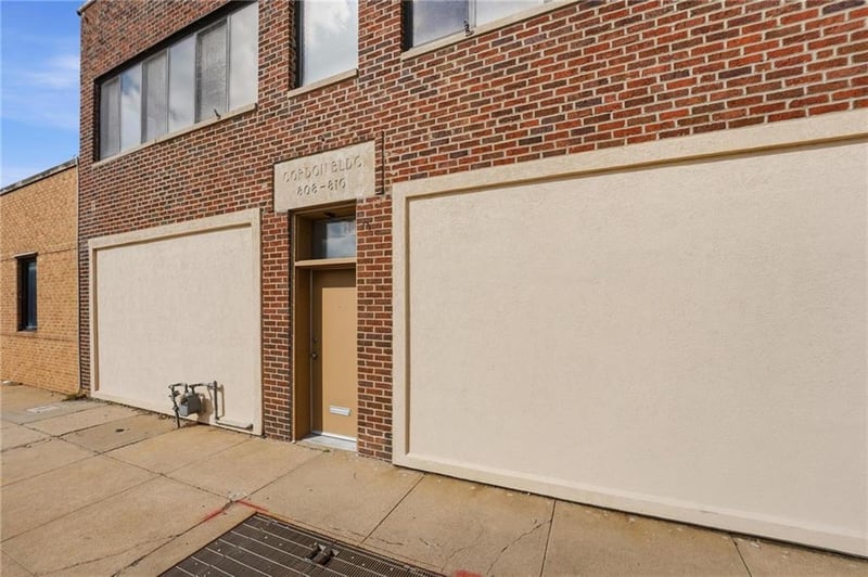 808 E 10th St, Kansas City, MO 64106