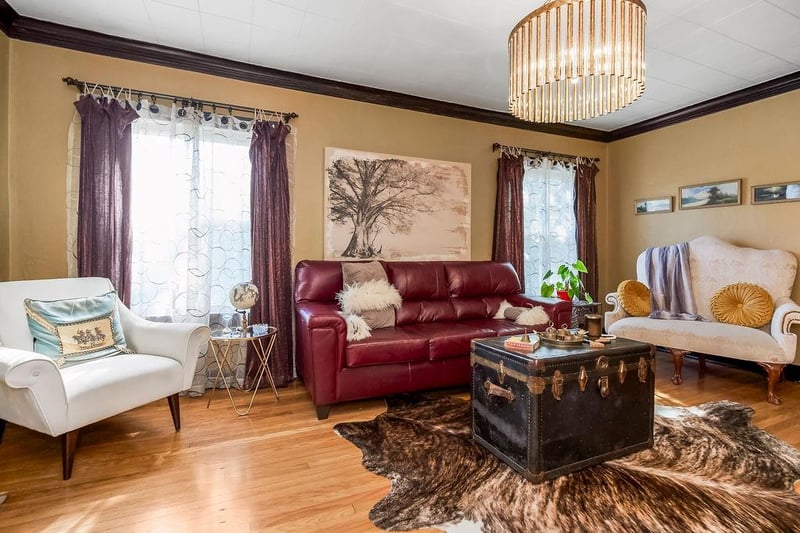 3921 Sunrise Dr, Kansas City, MO 64123