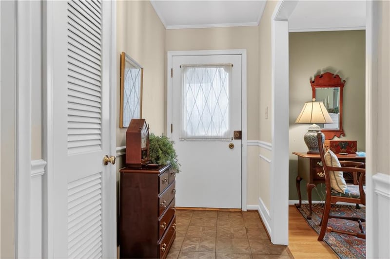 10011 Fontana Ln, Overland Park, KS 66207