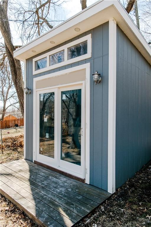 807 Lawrence Ave, Lawrence, KS 66049