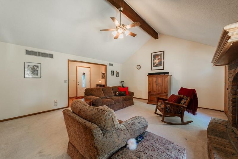 5116 NW Walden Dr, Kansas City, MO 64151