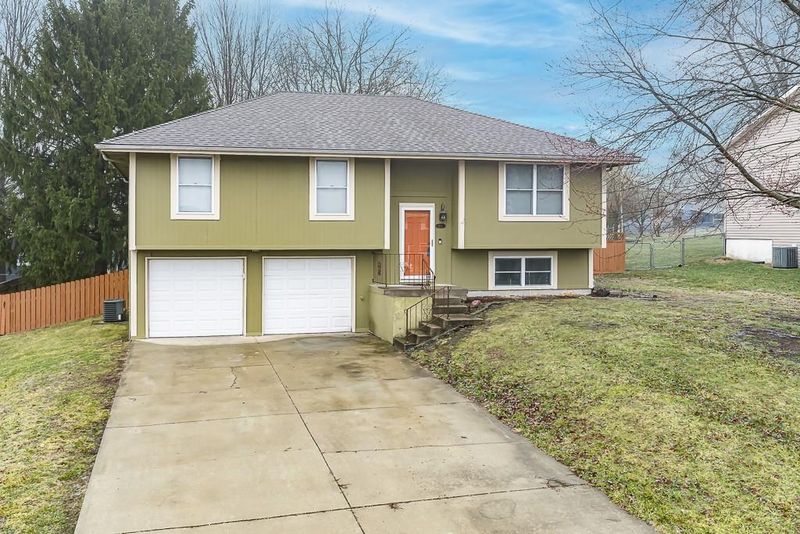 3203 N 157th Ter, Basehor, KS 66007
