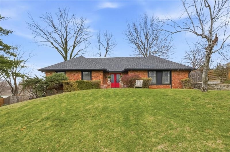 3012 NW 55th St, Kansas City, MO 64152