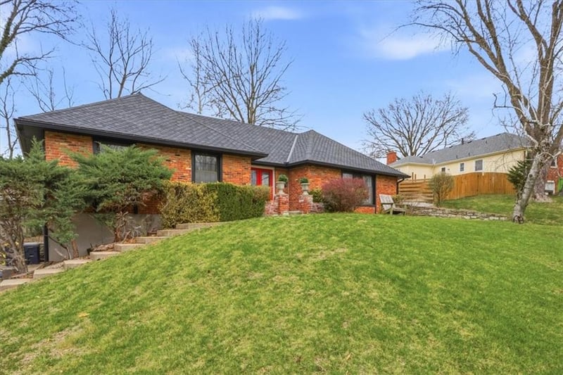3012 NW 55th St, Kansas City, MO 64152