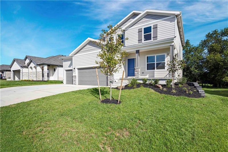 18360 W 195 St, Spring Hill, KS 66083