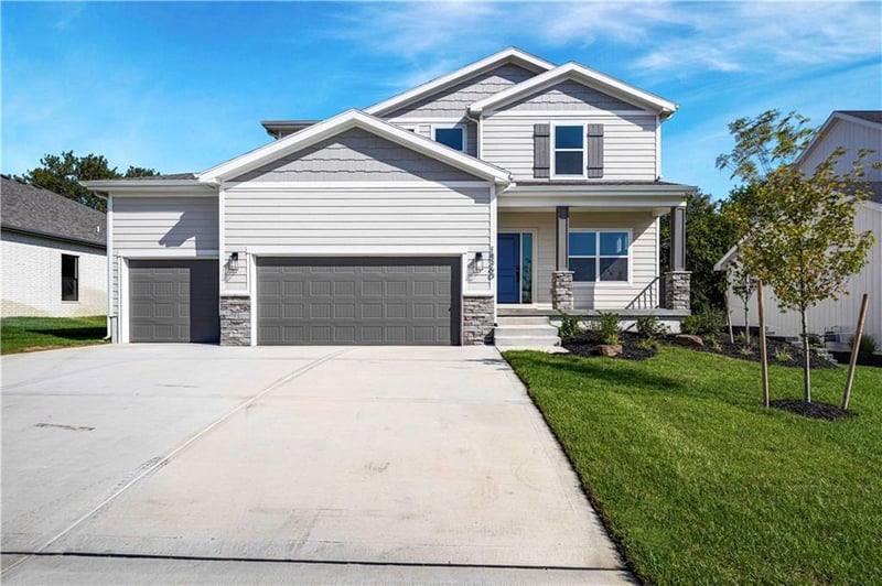18360 W 195 St, Spring Hill, KS 66083
