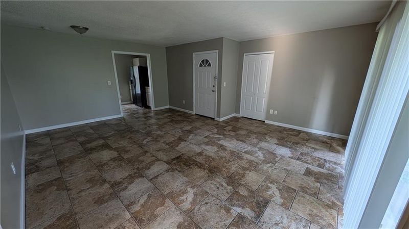 8612 Countryshire Ln, Kansas City, MO 64138