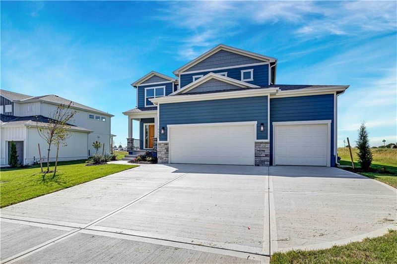 18455 W 195 St, Spring Hill, KS 66083