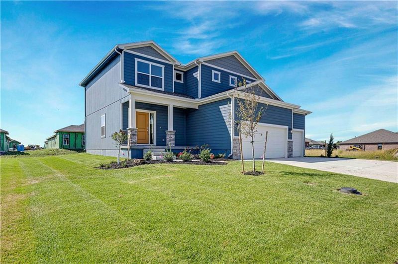 18455 W 195 St, Spring Hill, KS 66083