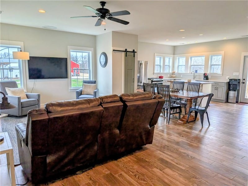 347 NE County Road V Hw, Warrensburg, MO 64093