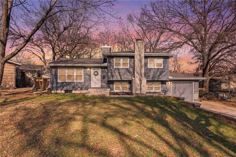 7309 Stearns St, Shawnee, KS 66203