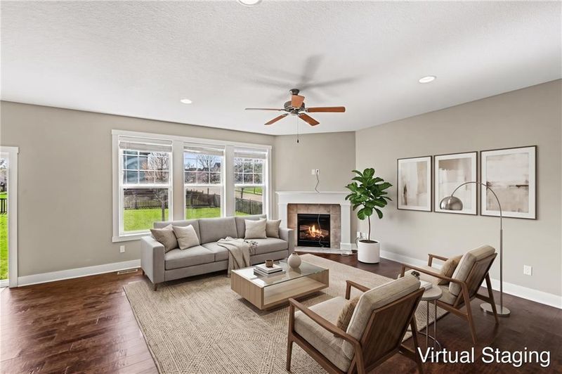 23729 W 92nd Ter, Lenexa, KS 66227