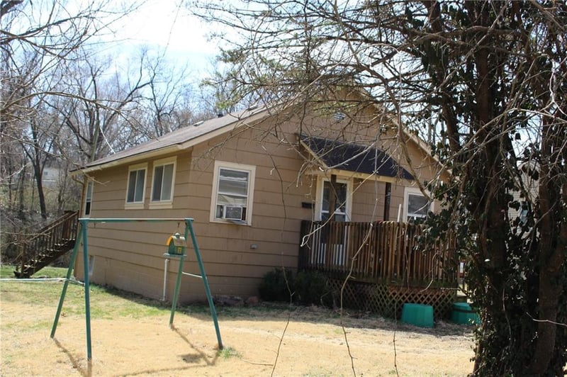 1027 Delaware St, Leavenworth, KS 66048