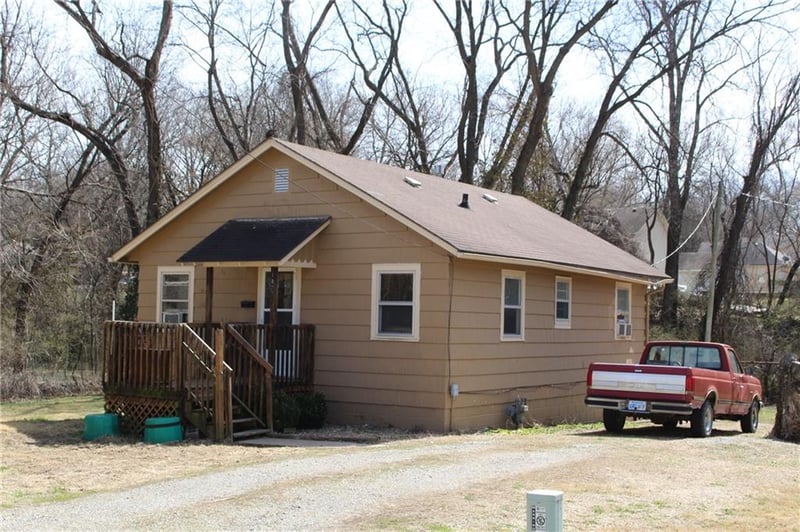 1027 Delaware St, Leavenworth, KS 66048