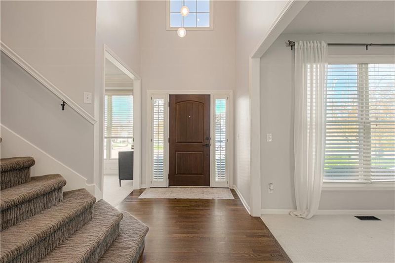 15729 Maple St, Overland Park, KS 66223
