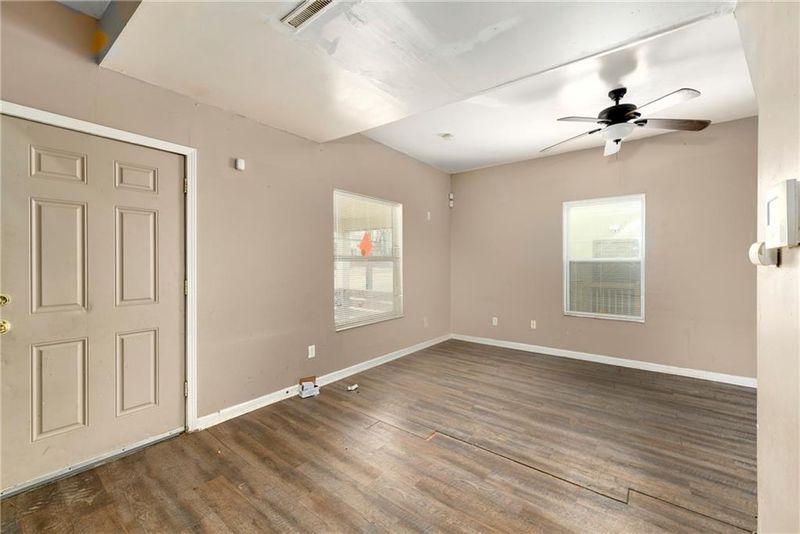 3609 E 27th St, Kansas City, MO 64127