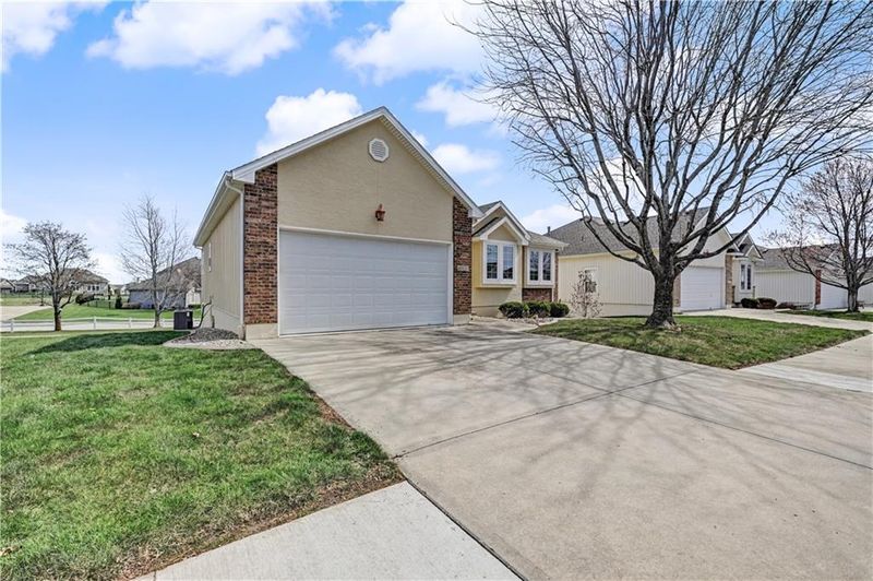 4801 SW Soldier Dr, Lee's Summit, MO 64082