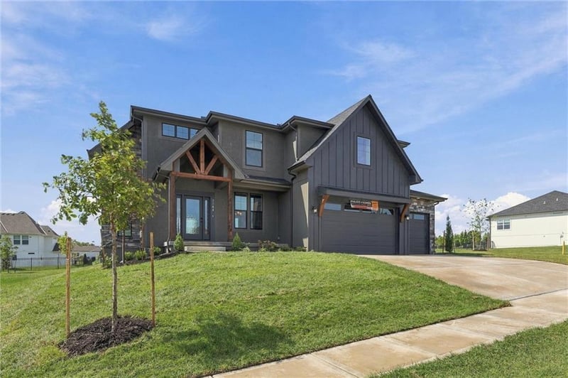 2700 NE Crestview St, Blue Springs, MO 64029