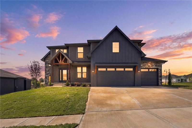 2700 NE Crestview St, Blue Springs, MO 64029