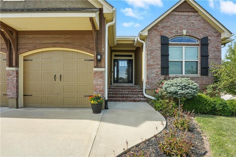 4560 NE Seneca Ter, Lee's Summit, MO 64064