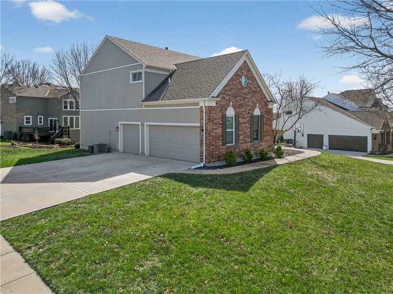 14543 Mohawk Rd, Overland Park, KS 66224
