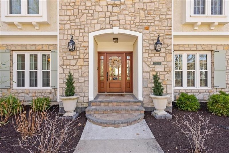 3405 W 129th St, Leawood, KS 66209