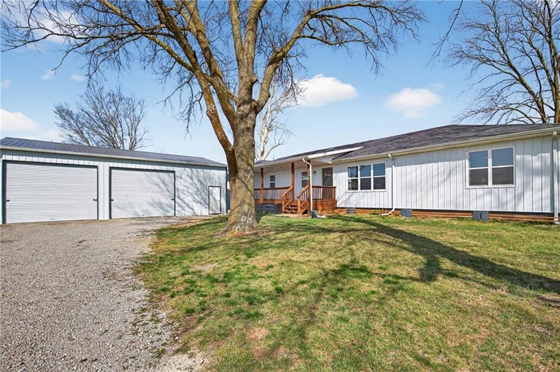 13388 S 1588 Rd, Nevada, MO 64772