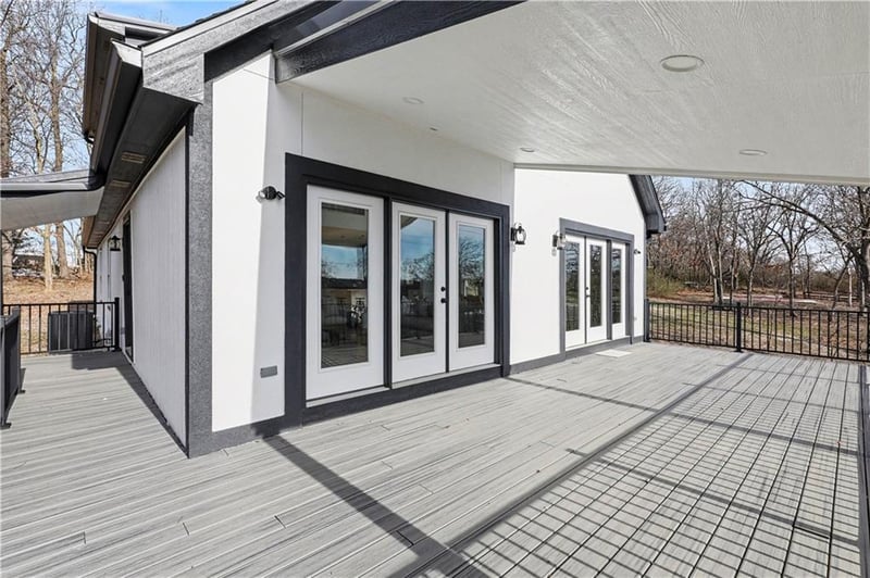 85 Lake Shore Dr, Lake Lotawana, MO 64086