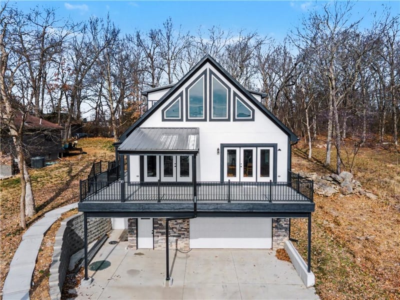 85 Lake Shore Dr, Lake Lotawana, MO 64086