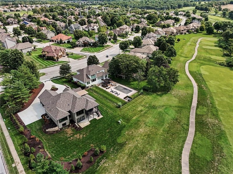 6307 NW 103rd St, Kansas City, MO 64154