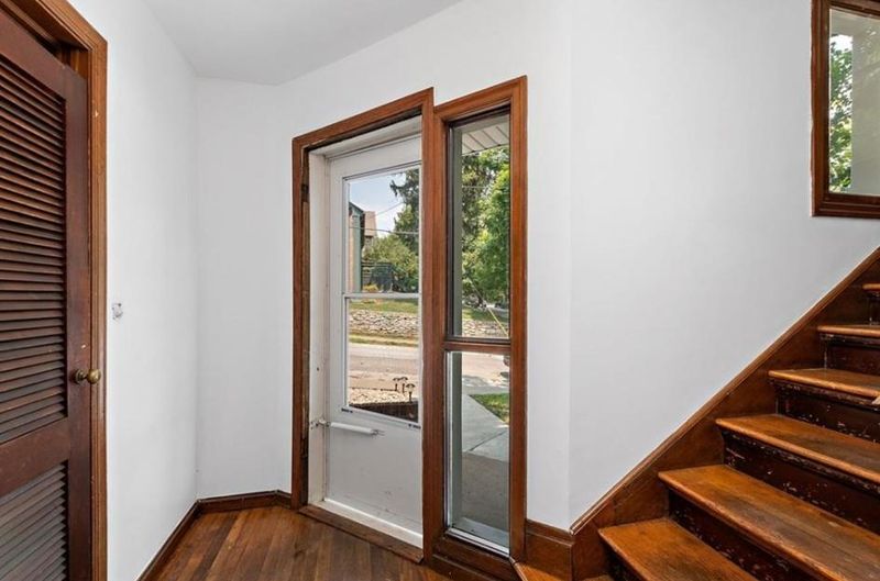 306 Main St, Parkville, MO 64152