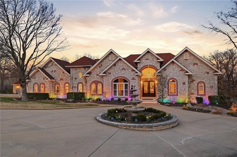 8855 Monticello Rd, Lenexa, KS 66227