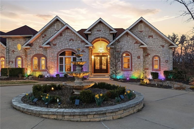 8855 Monticello Rd, Lenexa, KS 66227