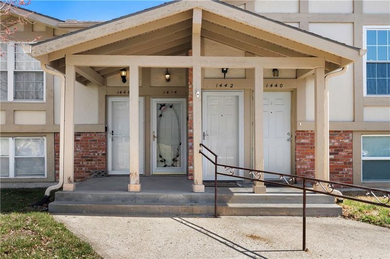 1444 NW 64th Ter, Kansas City, MO 64118