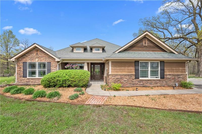 34500 E 176th Ter, Pleasant Hill, MO 64088
