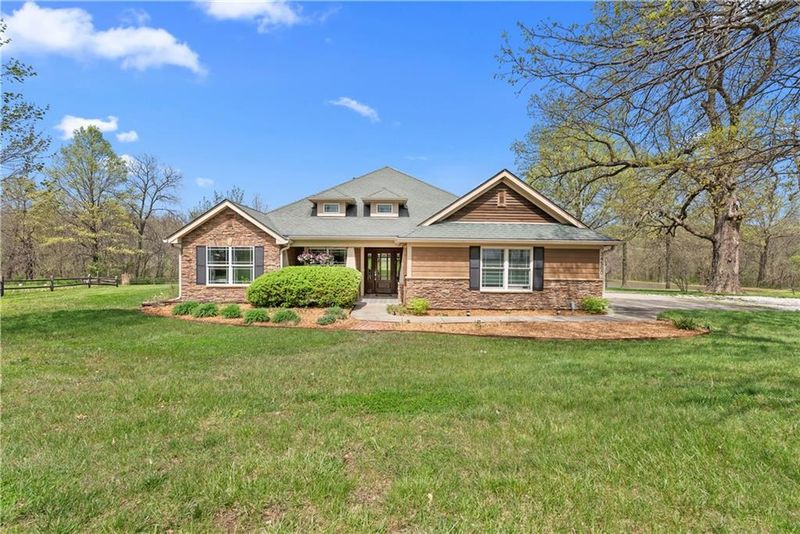 34500 E 176th Ter, Pleasant Hill, MO 64088