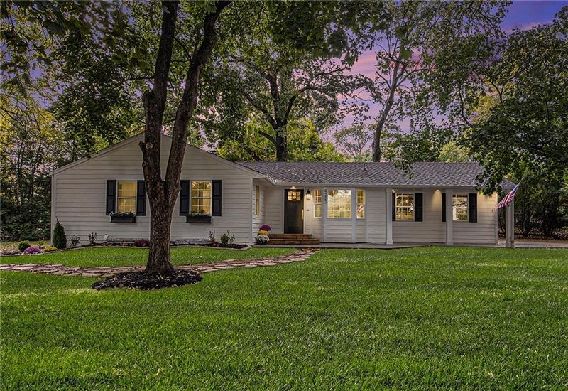 9222 Belinder Rd, Leawood, KS 66206