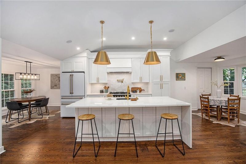 9222 Belinder Rd, Leawood, KS 66206