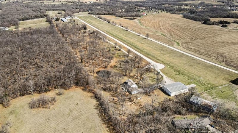 Hollingsworth Rd, Basehor, KS 66007