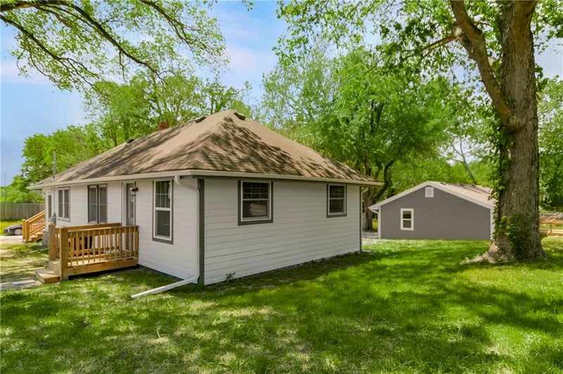 2308 NW 53rd Ter, Kansas City, MO 64151