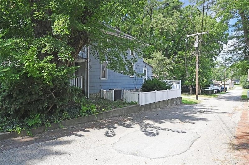 322 Arch St, Leavenworth, KS 66048