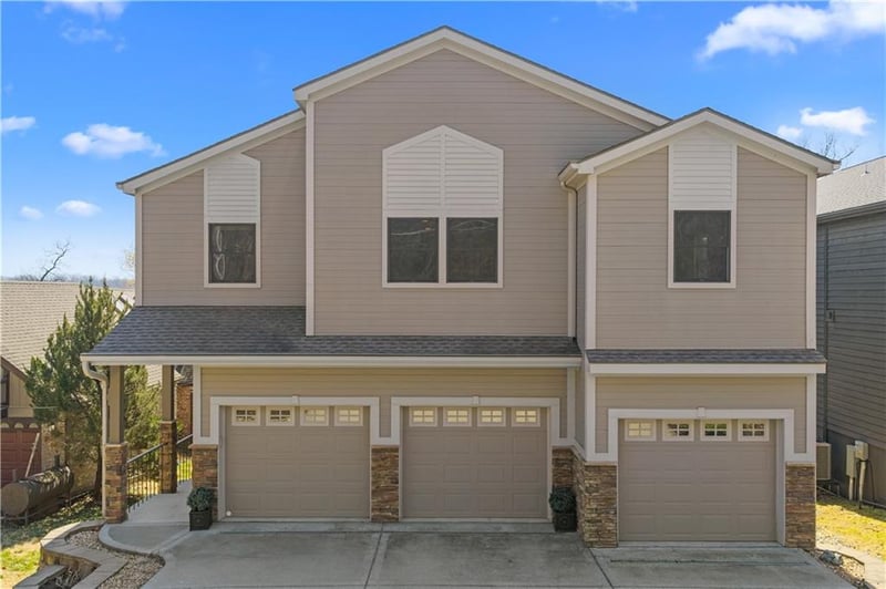 20 H St, Lake Lotawana, MO 64086