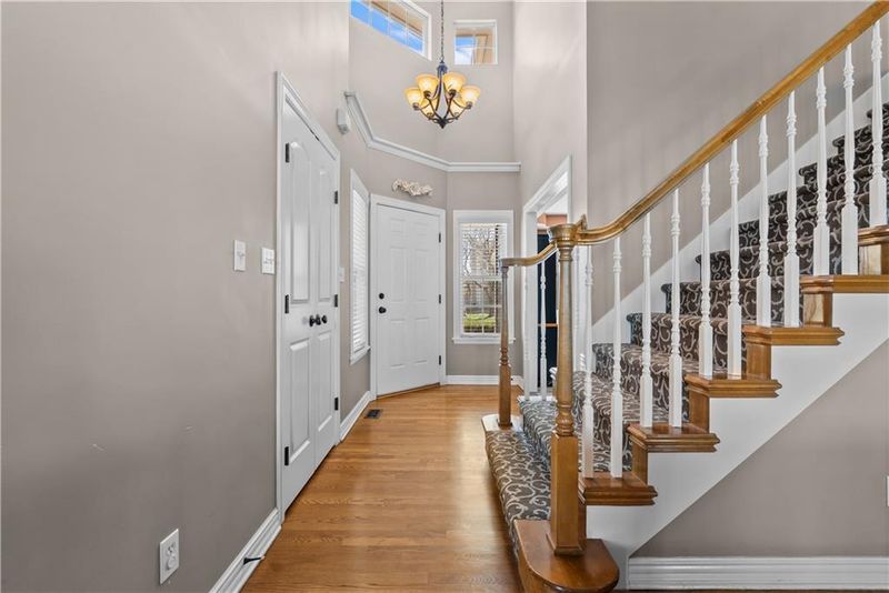 1008 SW Whistle Dr, Lee's Summit, MO 64082