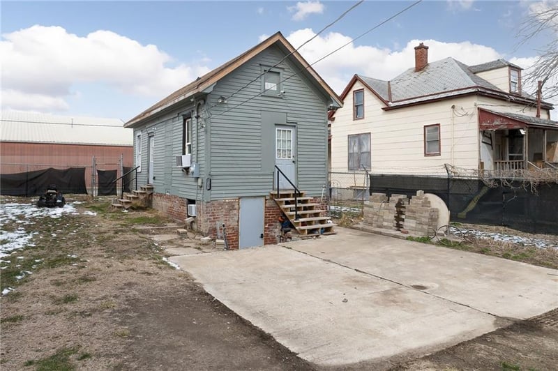 837 S 22nd St, St Joseph, MO 64507