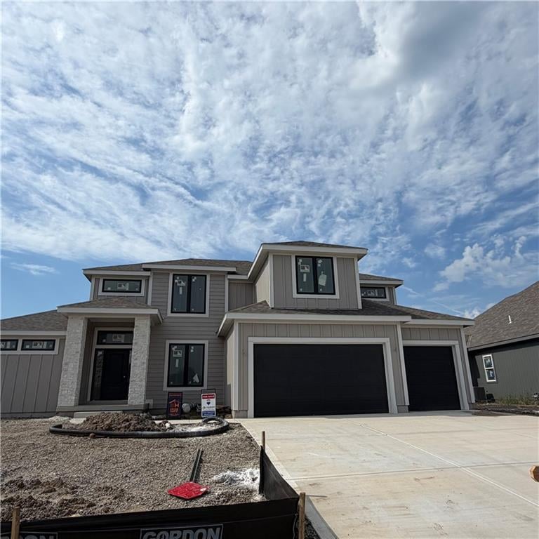 2306 Foxtail Dr, Kearney, MO 64060